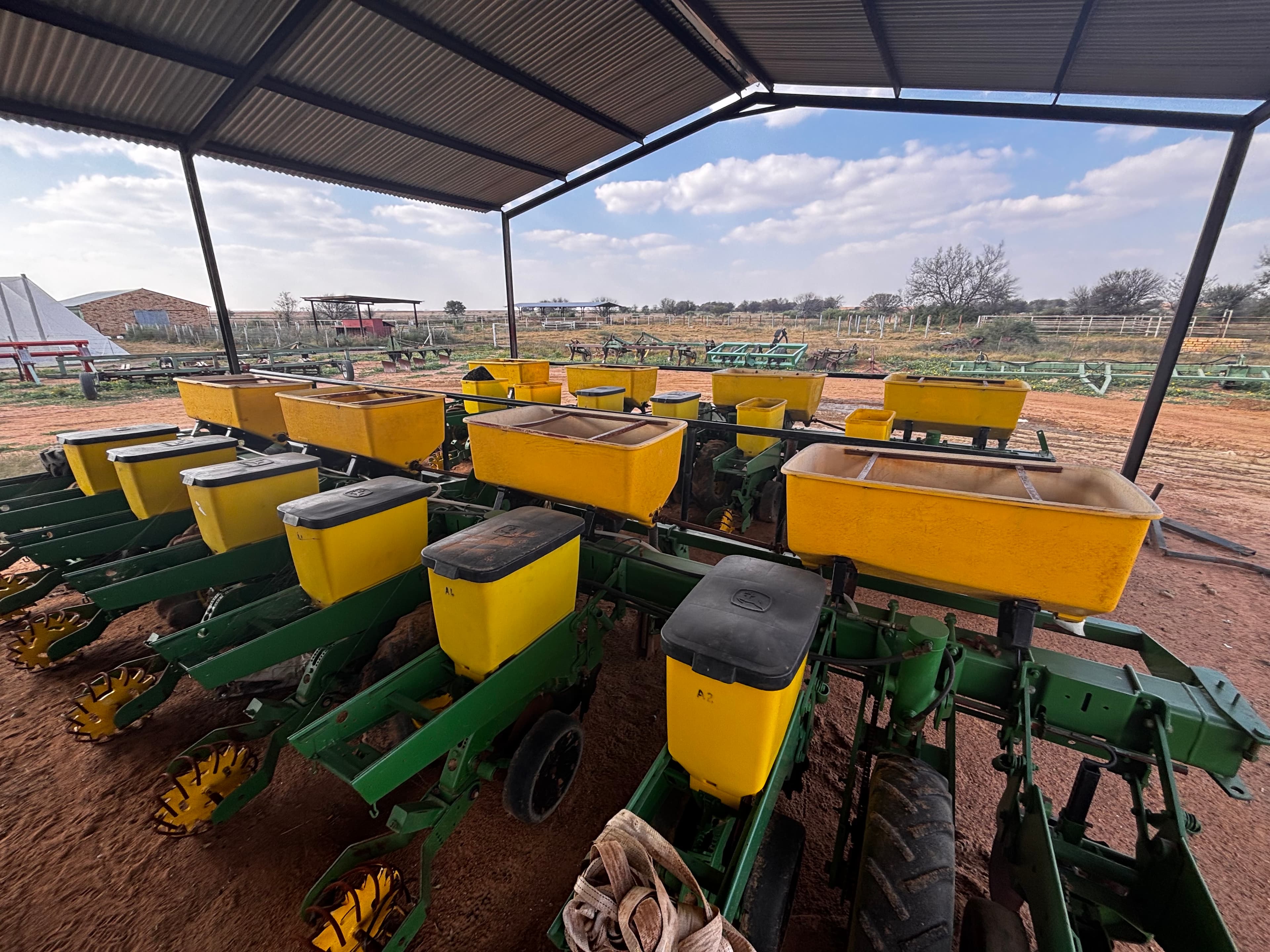 John deere 1750 Vinger planters